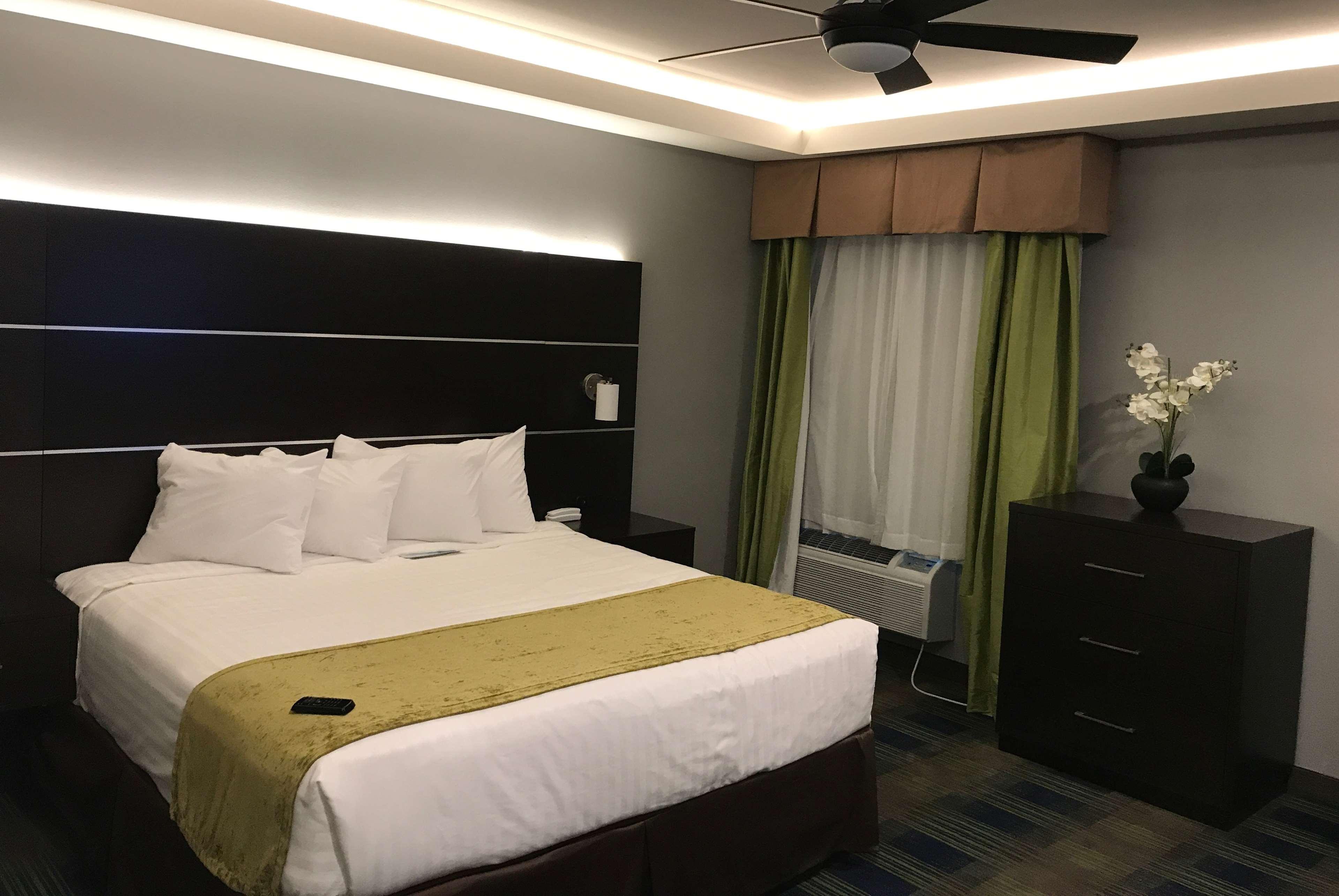 Days Inn & Suites By Wyndham Port Arthur Kültér fotó